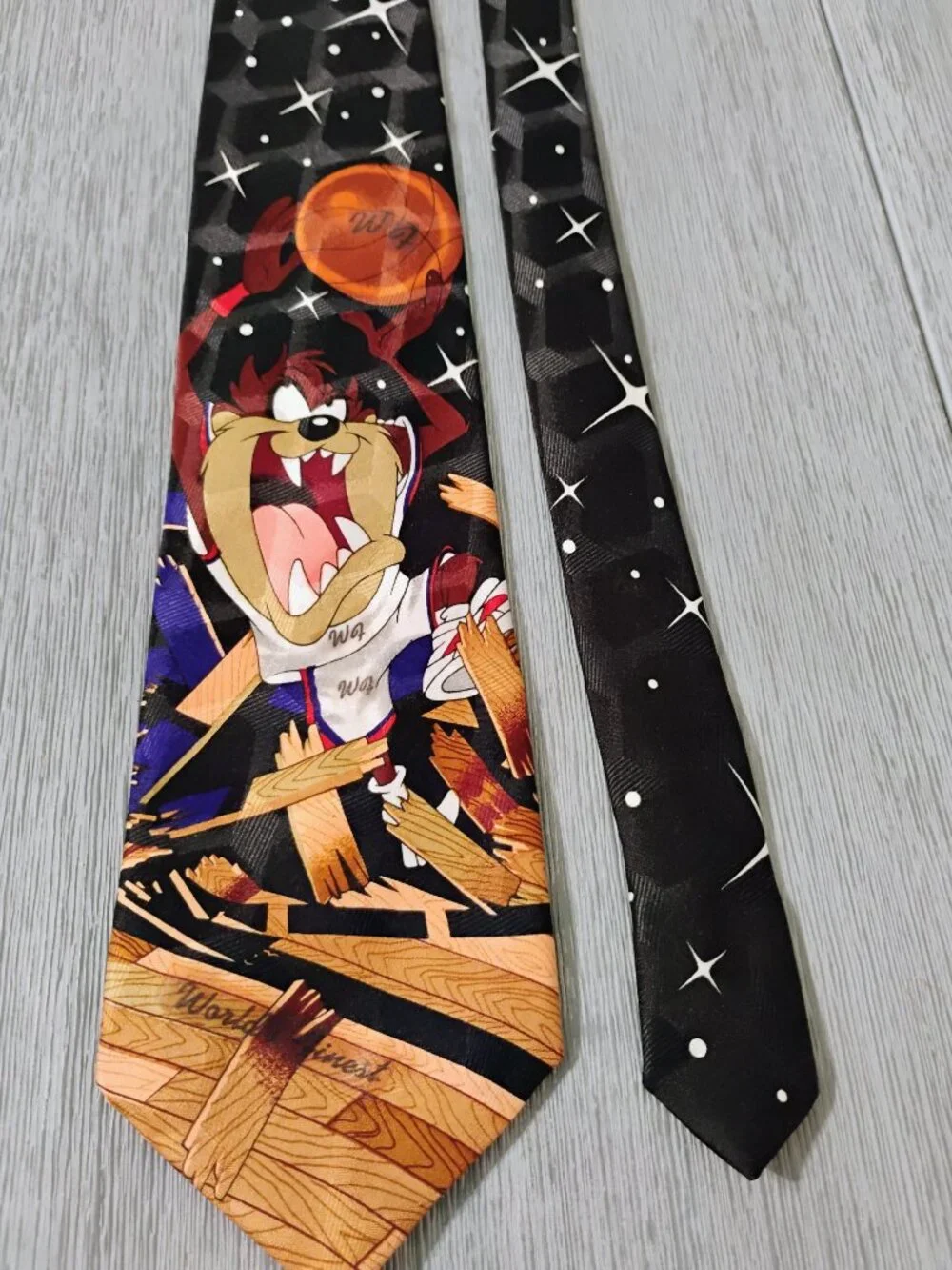 Vintage Looney Tunes Tazmania Mania Neck Tie